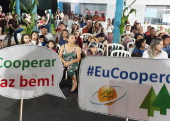 Projeto em Goiás incentiva crianças de escola municipal a criarem cooperativas