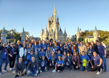 Sescoop/RJ leva primeira turma para treinamento na Disney