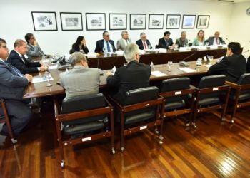 Ocesc e  OCB discutem em Brasília cobrança previdenciária das cooperativas
