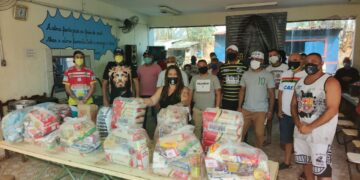 Sicoob Cecres doa mais de uma tonelada de mantimentos para cooperativa de reciclagem