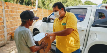 Agricultores familiares recebem kit com máscaras e álcool