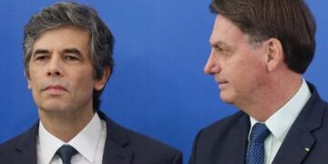 Nelson Teich pede demissão do Ministério da Saúde