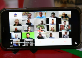 Suspensão de contratos com cooperativas de transporte escolar será revista no ES