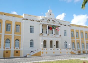 TJPB suspende lei que cessa cobrança de consignados