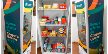 Sistema OCB/ES divulga produtos de cooperativas capixabas na Ceasa em geladeira personalizada