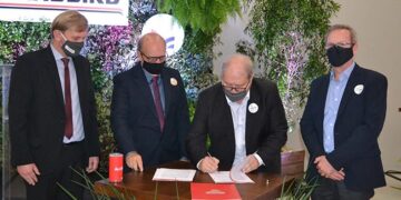 Cotrijal e Languiru oficializam nova parceria de negócios