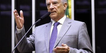 Em discurso no Congresso, deputado Rubens Bueno celebra 50 anos da Coamo