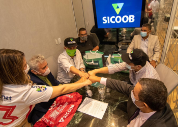 Sicoob patrocina futebol