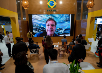 “Somos um caleidoscópio de opções para quem procura viagens e experiências no turismo. Natureza, sol e praia, gastronomia, cultura, ecoturismo, enoturismo, turismo náutico, tudo o que o turista procurar ele vai encontrar. ‘You want it, you got it!’”, afirmou o ministro.