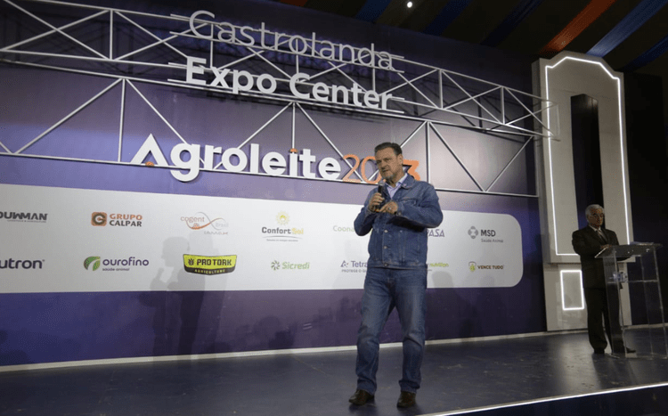 Ministro Carlos Favaro