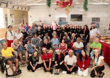 Projeto Laços celebra o Natal com idosos do Abrigo São Vicente de Paulo
