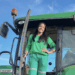 Jovem operadora de máquinas viraliza no Ano Internacional da Mulher Agricultora 2026