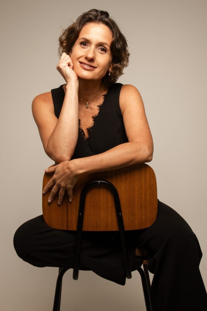 Autora Maira Santiago